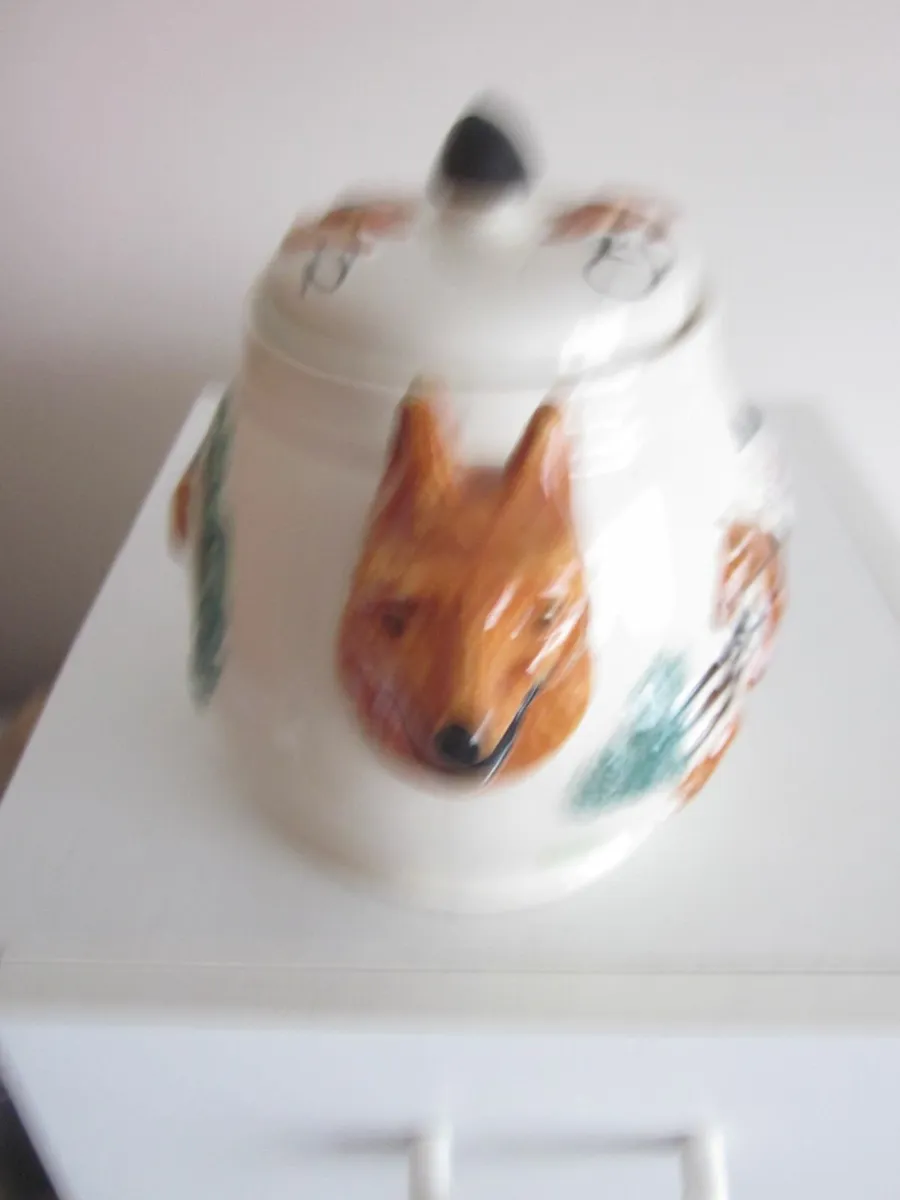 Large Vintage Fox Head Hunting Tea Pot 1950 - Image 2