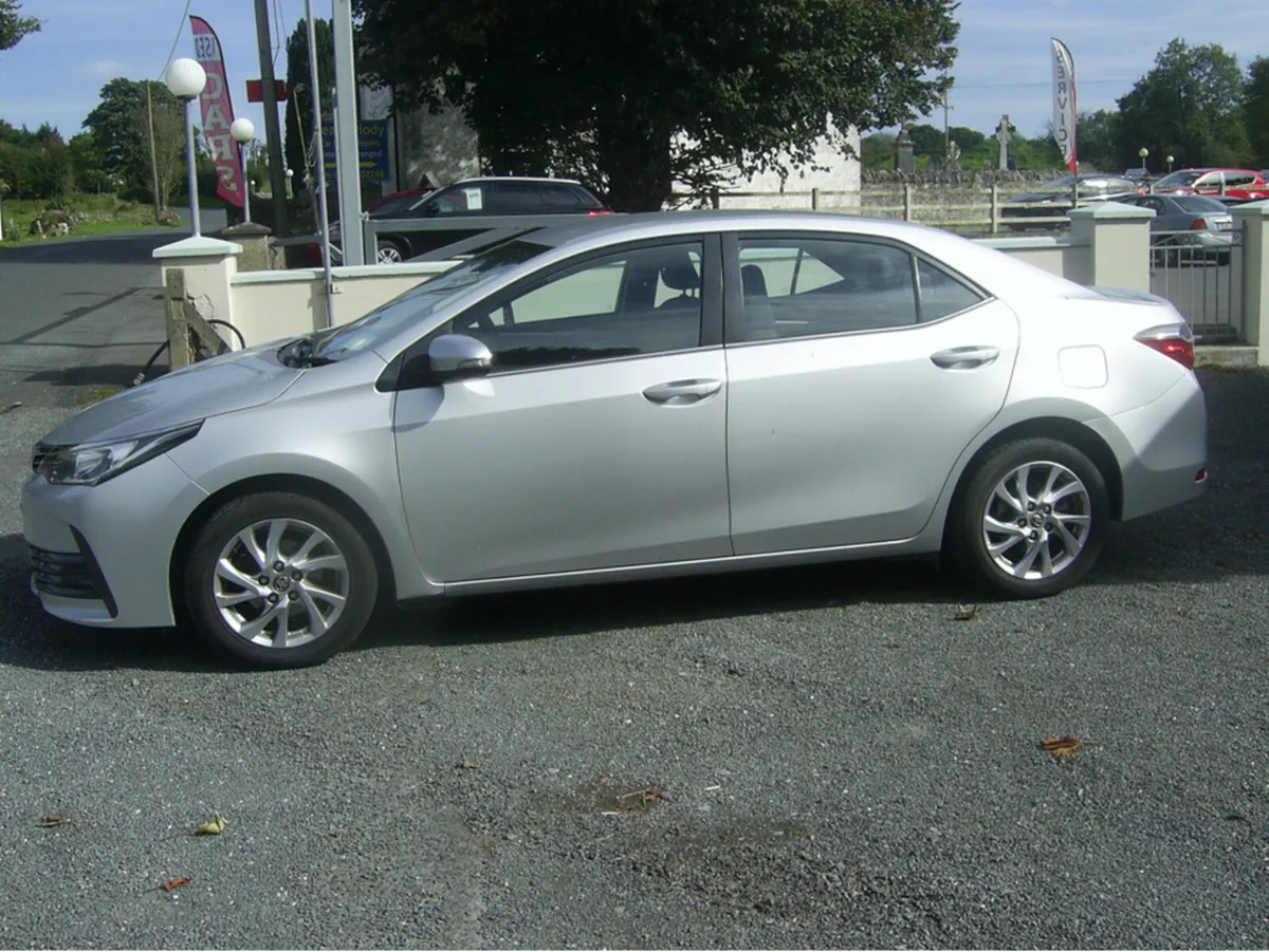 Toyota Corolla 1.4 D-4D LUNA 4DR - Image 4