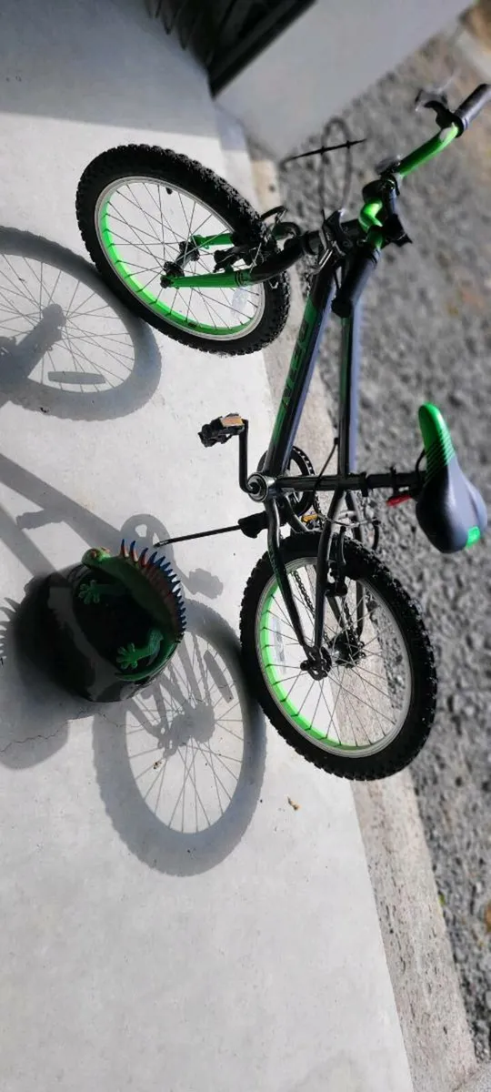 Boys bike - Image 1