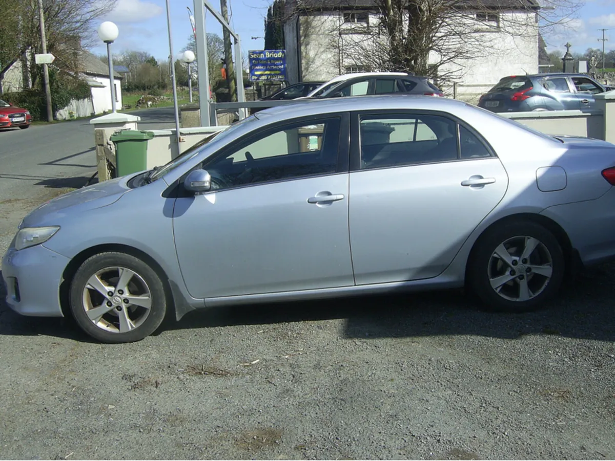 Toyota Corolla 1.4 D-4D LUNA MC 4DR - Image 4