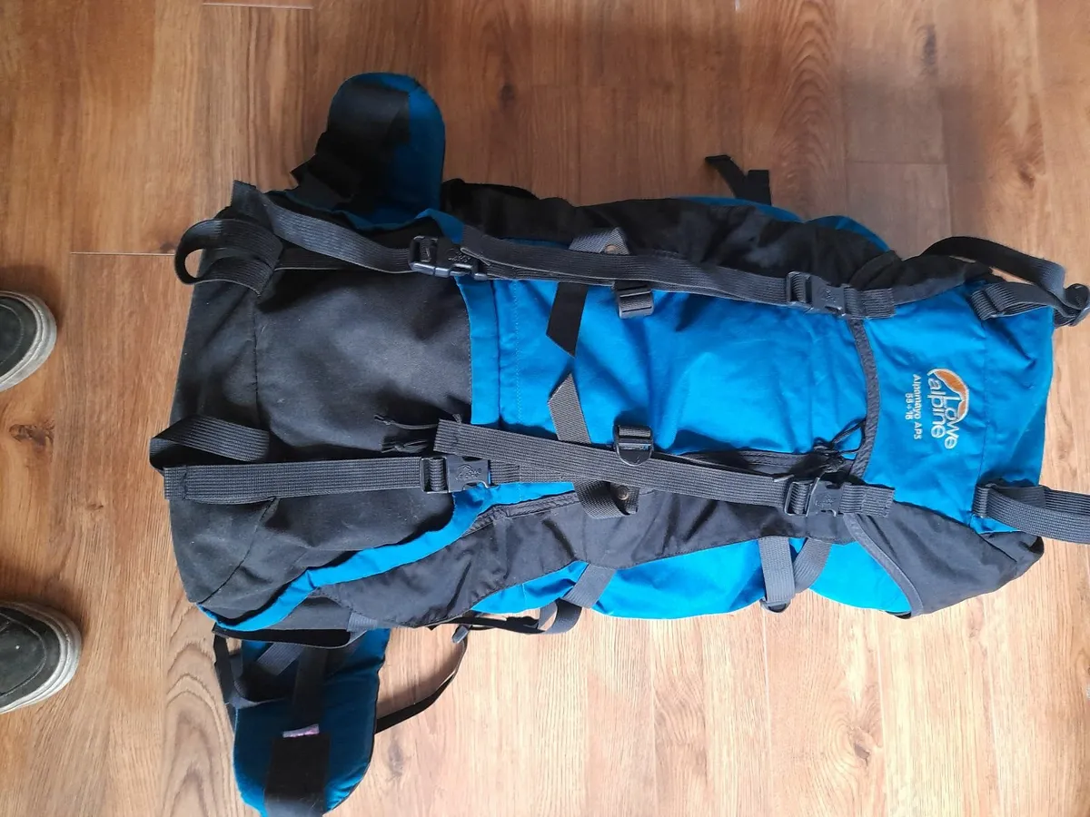 Various technical climbing articles. - Image 2