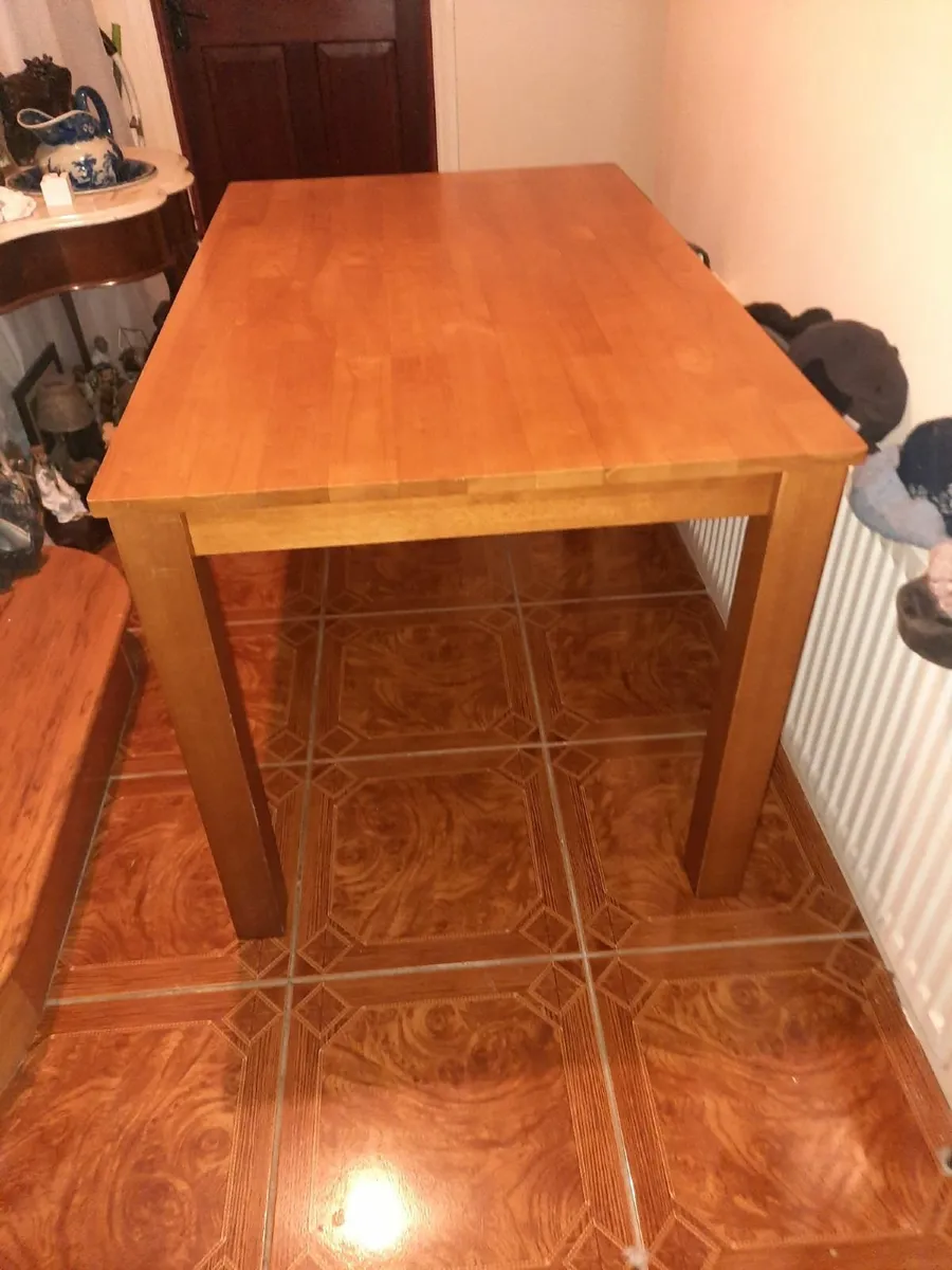 Kitchen table and chairs - Image 3