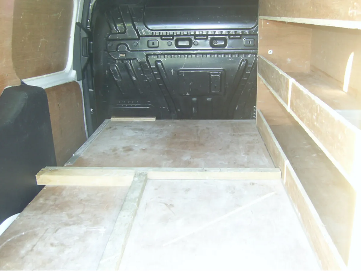 Ford Transit Connect LWB TREND 95PS 1.6 TDCI 3DR - Image 4