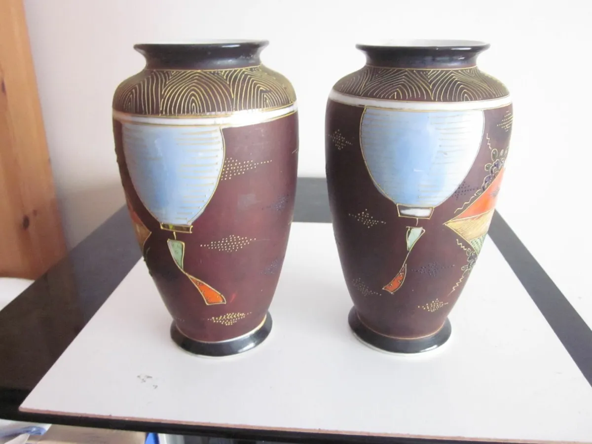 Vintage Pair of Japanese Satsuma Vases - Image 2