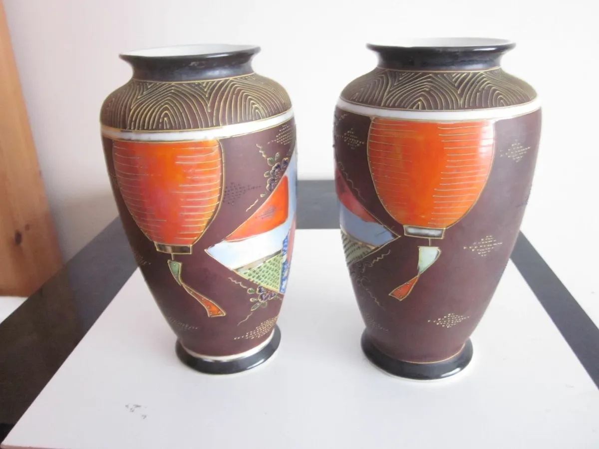 Vintage Pair of Japanese Satsuma Vases - Image 3