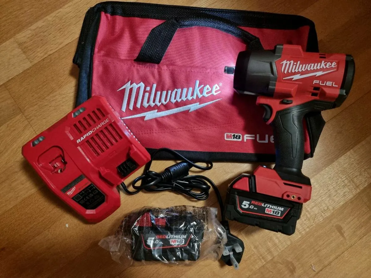 Milwaukee M18 Fuel Gen4 High Torque 1/2' Kit - Image 1
