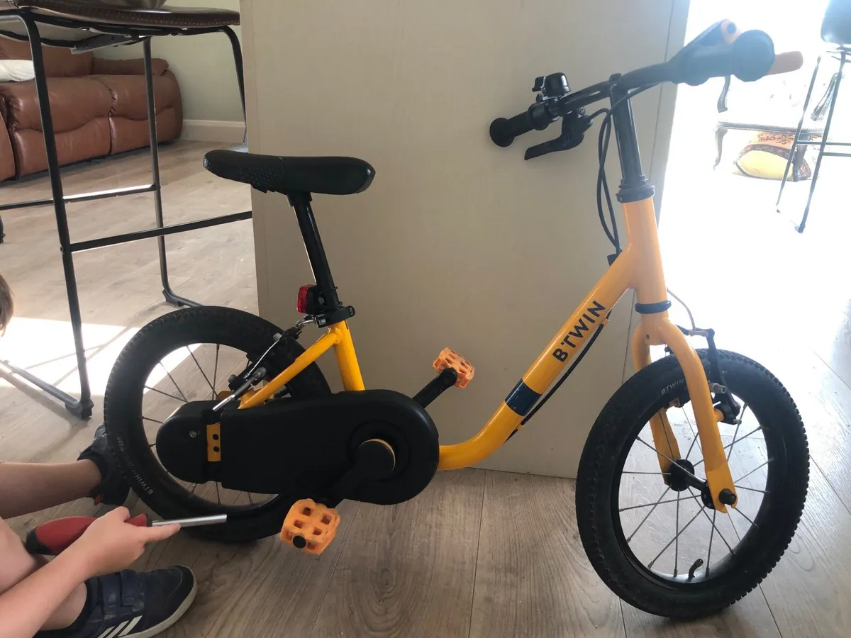 Yellow decathlon bike 3-5 years. - Image 2
