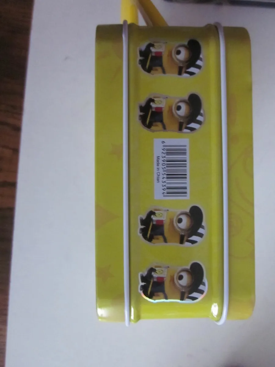 Despicable Me 2 Minion Metallic Lunch Box - Image 3