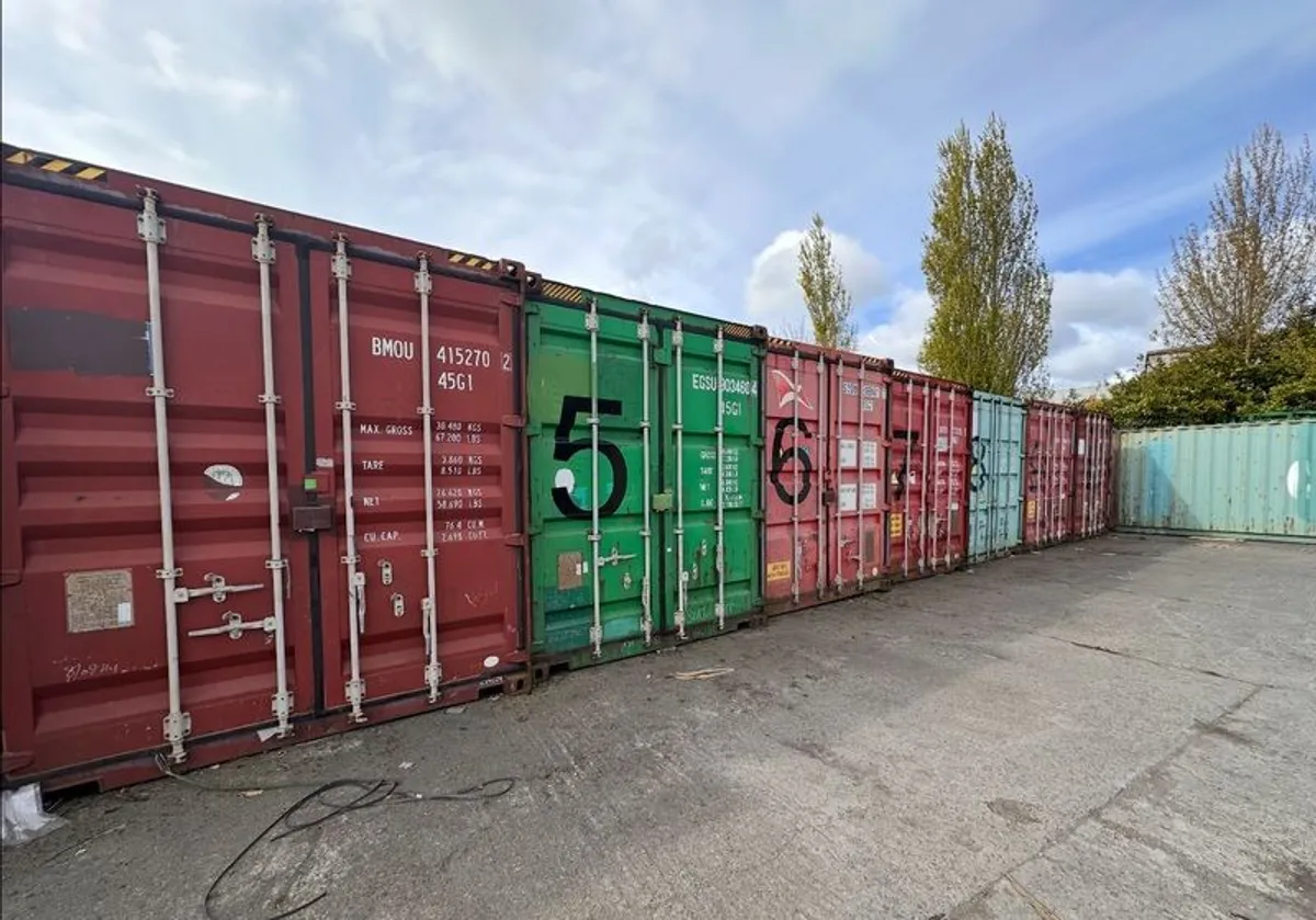40ft Shipping Containers - Image 1
