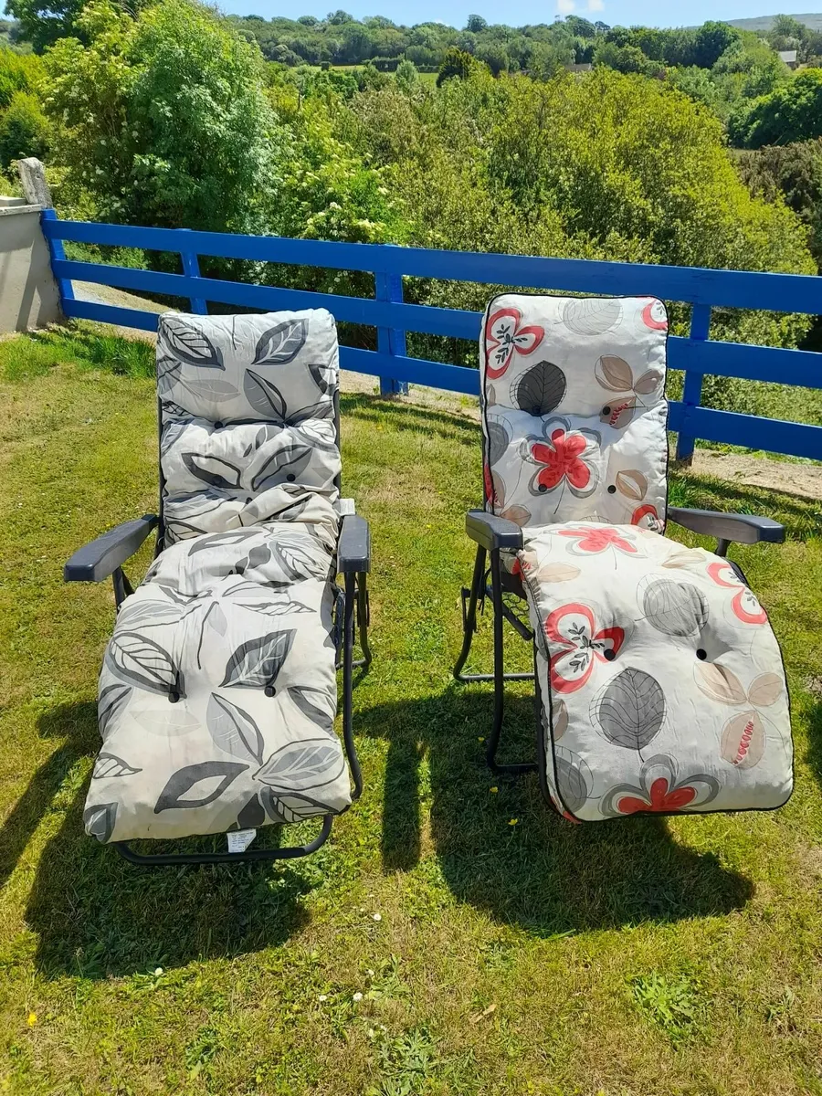 2 loungers - Image 2