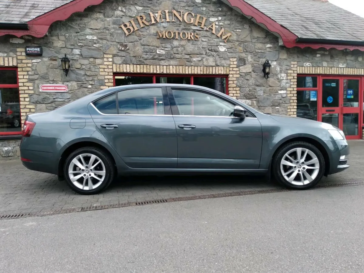 SKODA OCTAVIA STYLE 1.6TDI - Image 2
