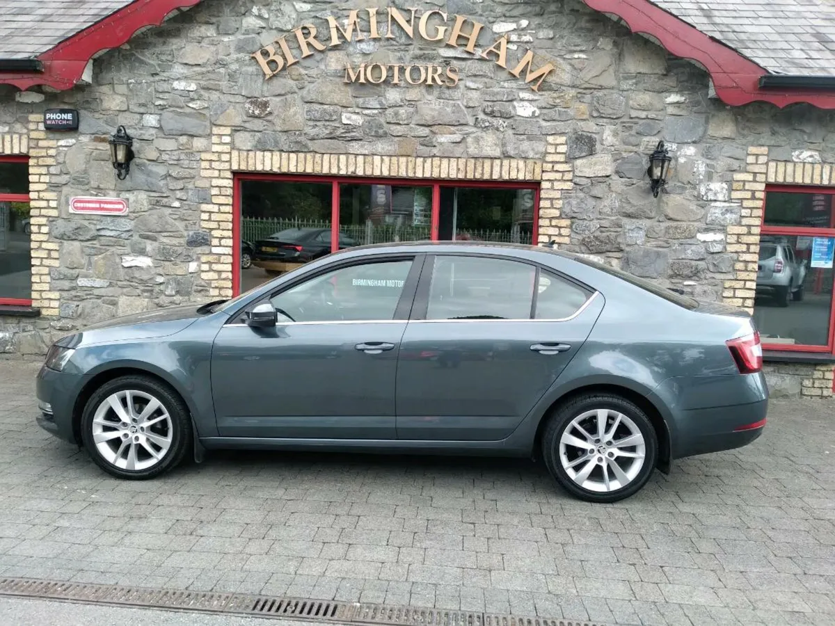 SKODA OCTAVIA STYLE 1.6TDI - Image 3
