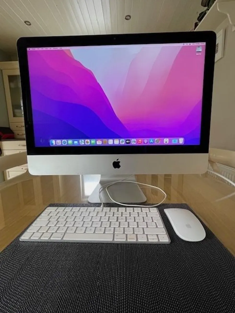 Apple iMac 21.5" 2017 - Image 1