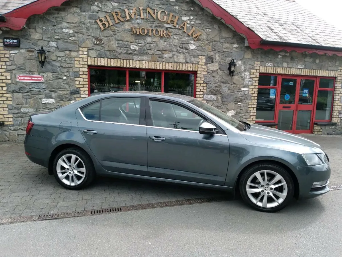SKODA OCTAVIA STYLE 1.6TDI - Image 4