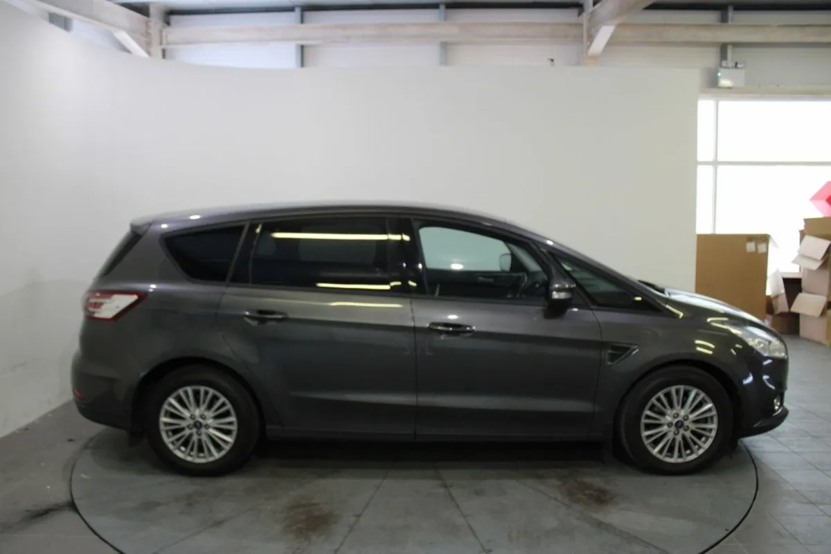 Ford S-Max 2.0 Tdci 150PS Zetec - Image 3