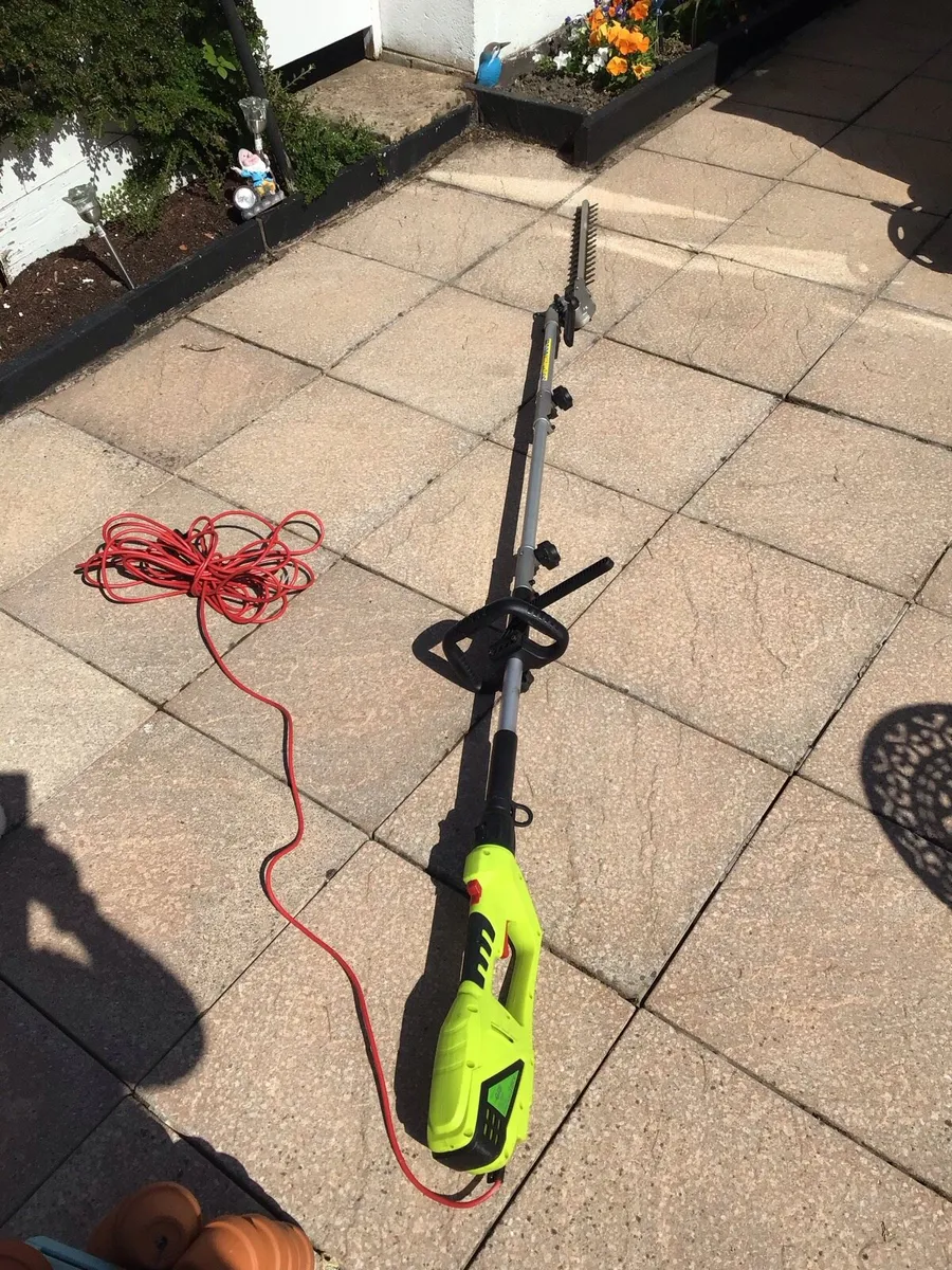 Garden Gear Telescopic Hedge Trimmer - Image 1