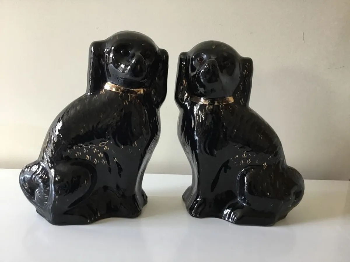 Antique Sadler  black Mantle dogs with glass eyes - Image 2