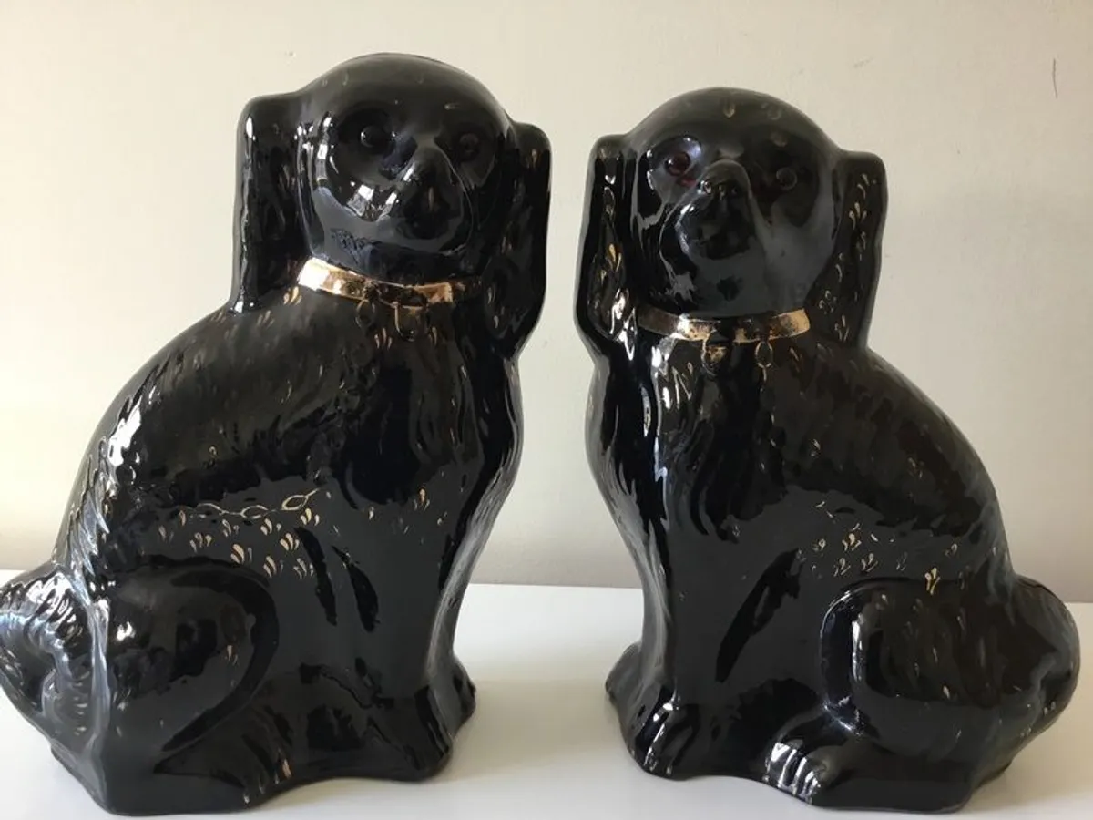 Antique Sadler  black Mantle dogs with glass eyes - Image 4