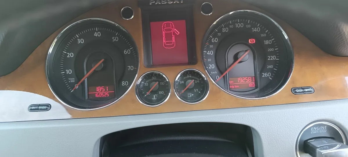 Volkswagen Passat 2007 2.0 FSI petrol - Image 2