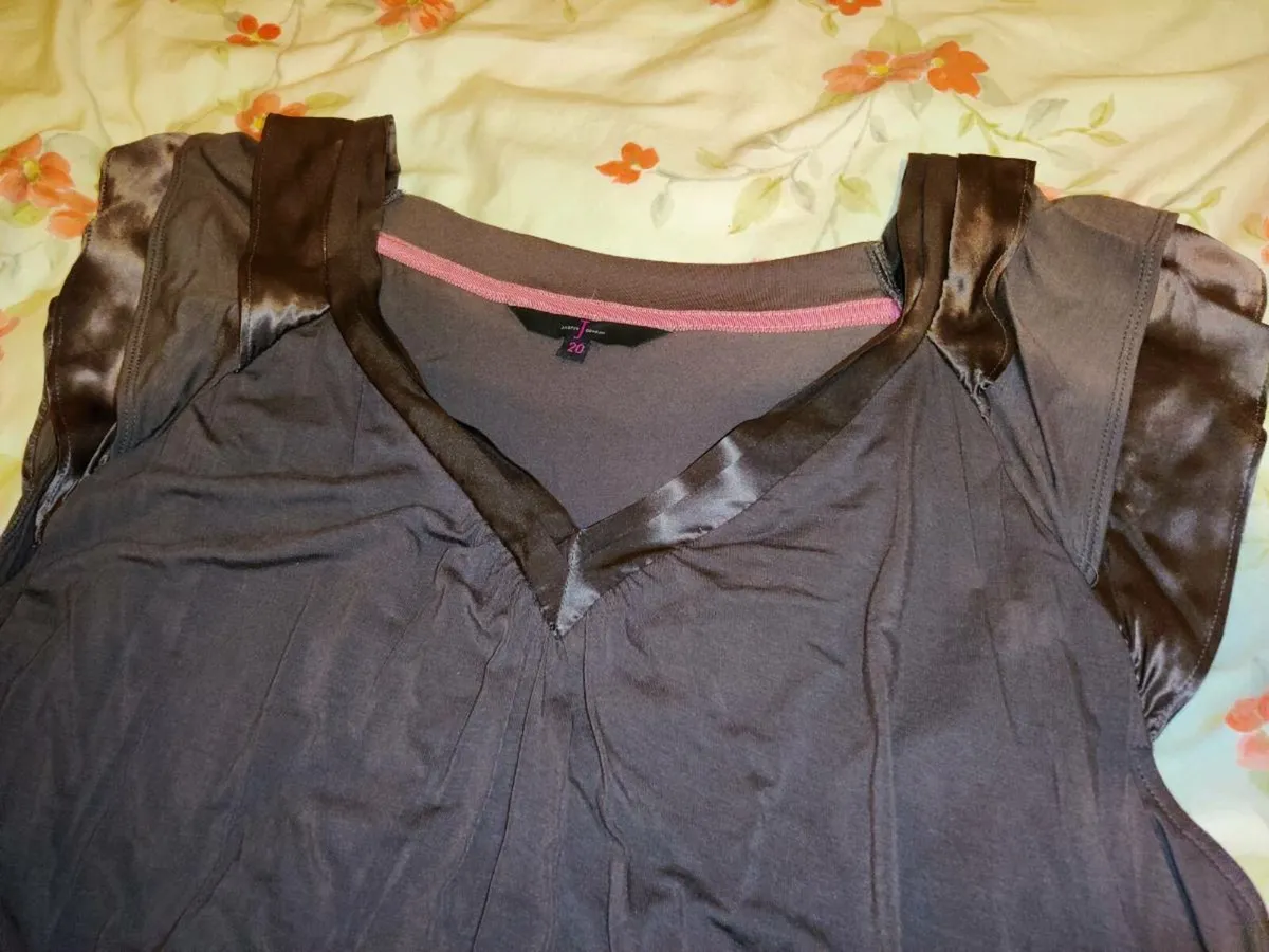 SATIN JASPER CONRAN, New Ladies Slip Over Top ! - Image 1