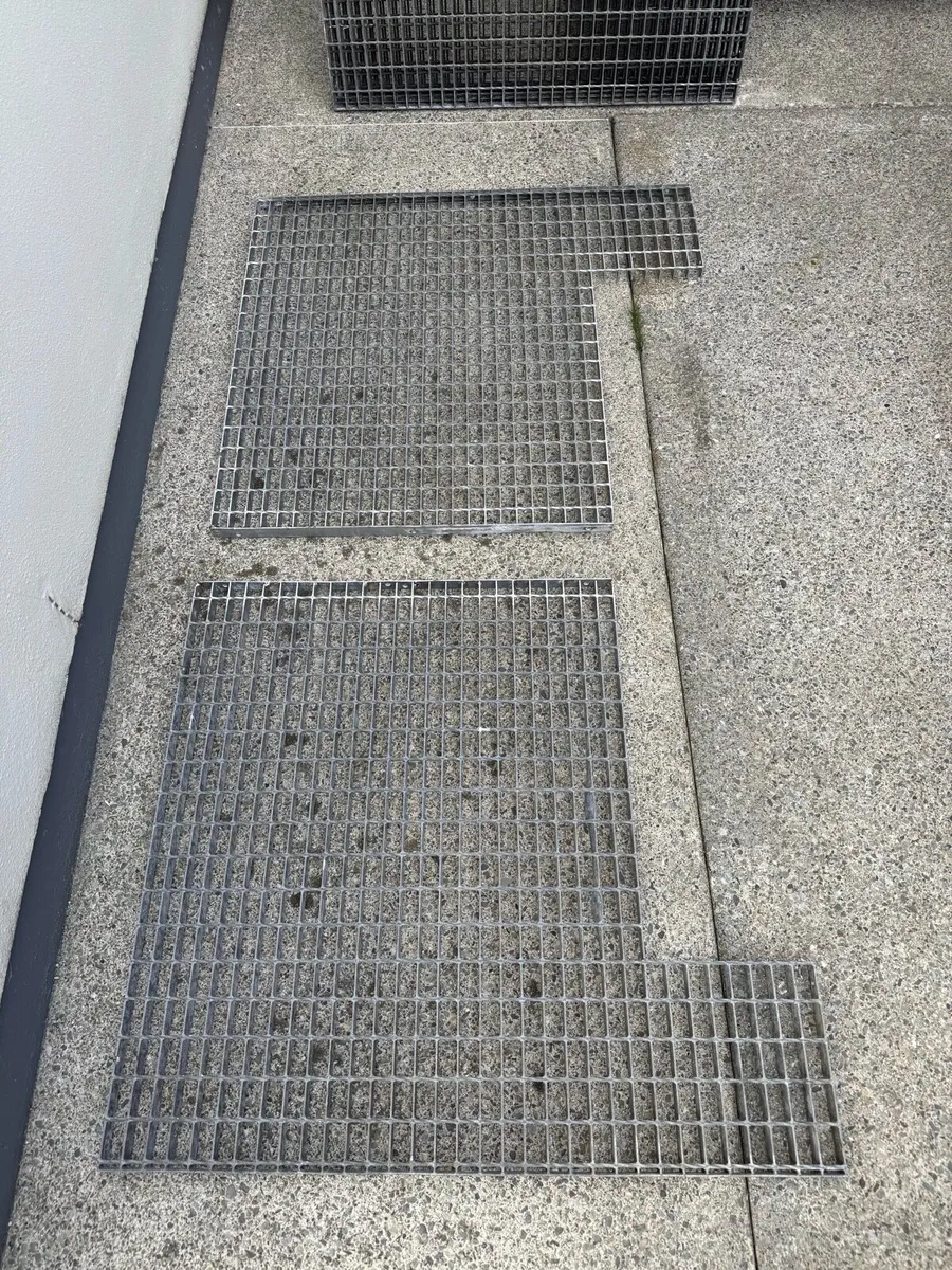 Galvanised grating / catwalk - Image 2