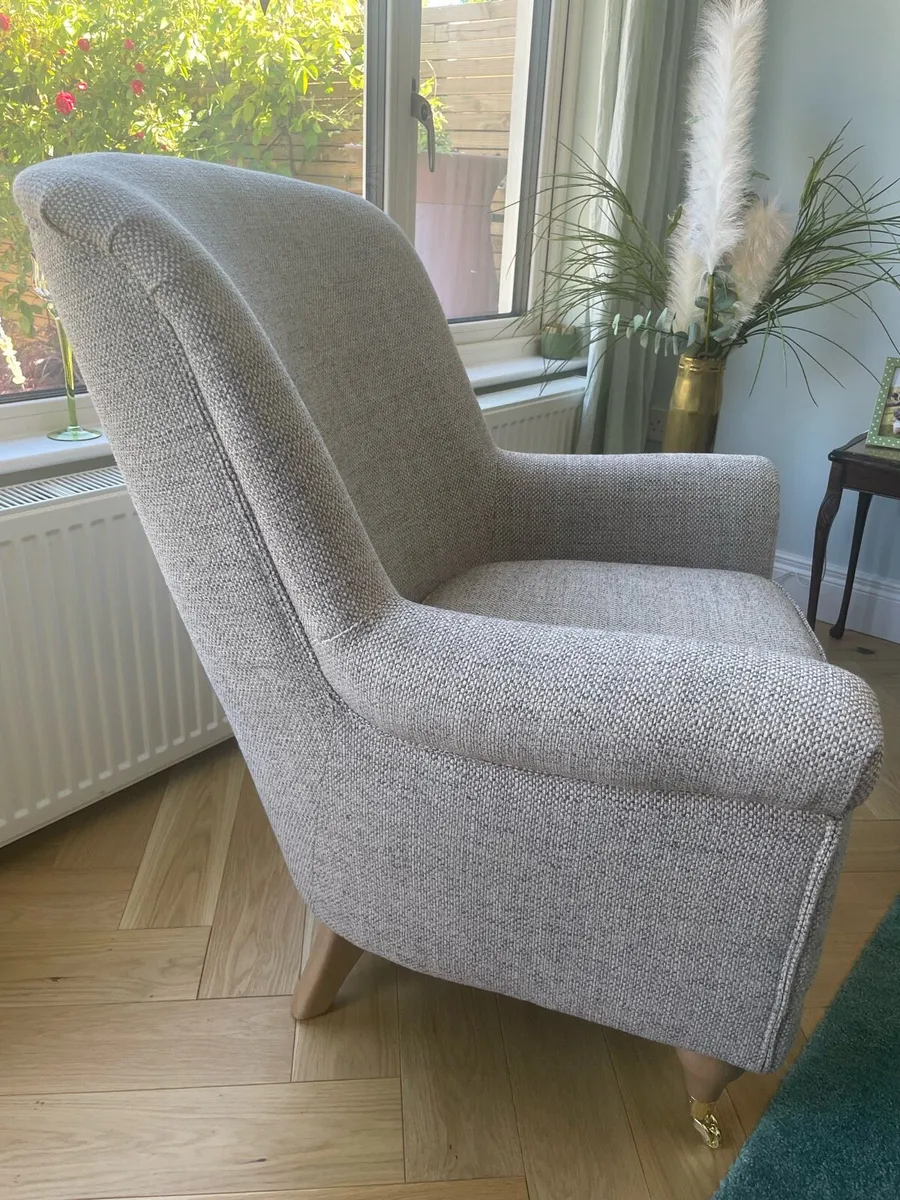 Accent chair - Image 4