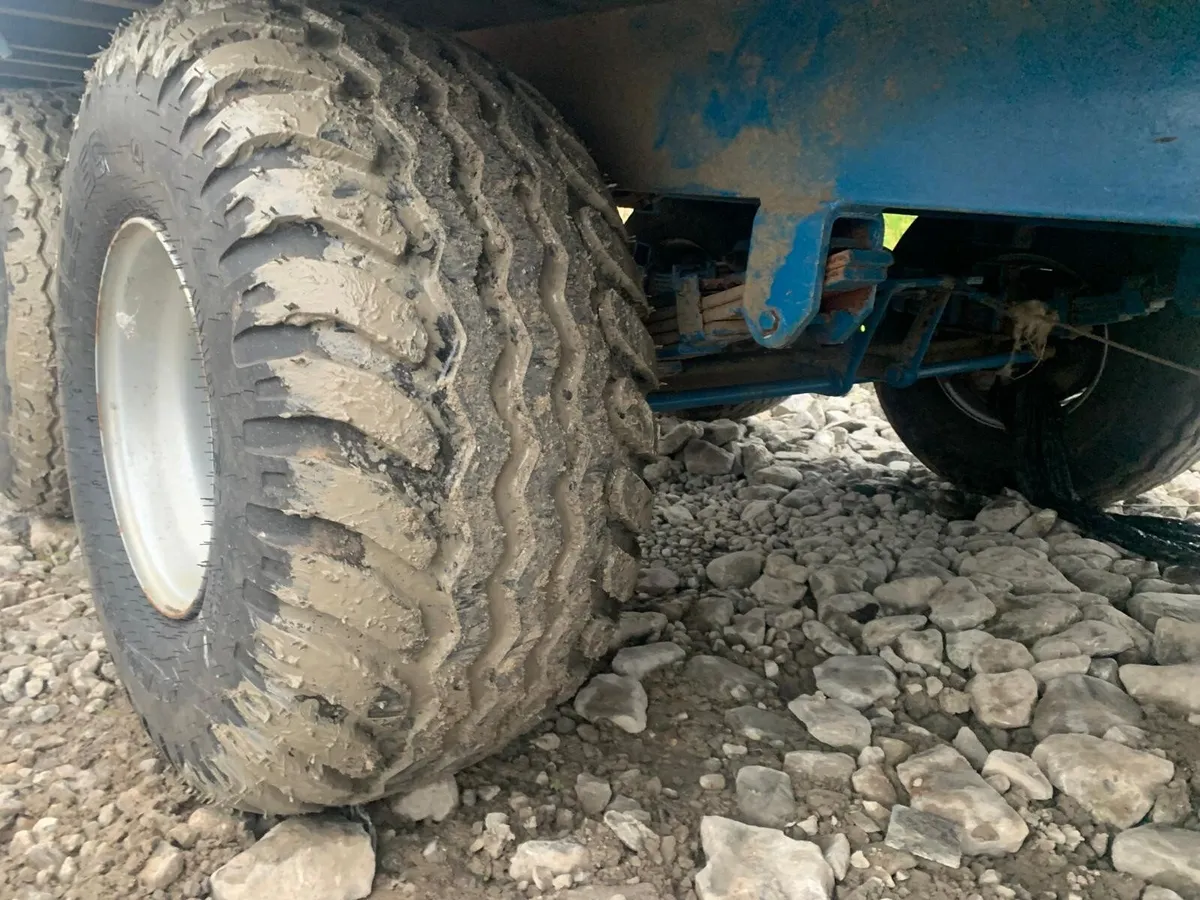 KANE 22' X 8' BALE TRAILER - Image 3