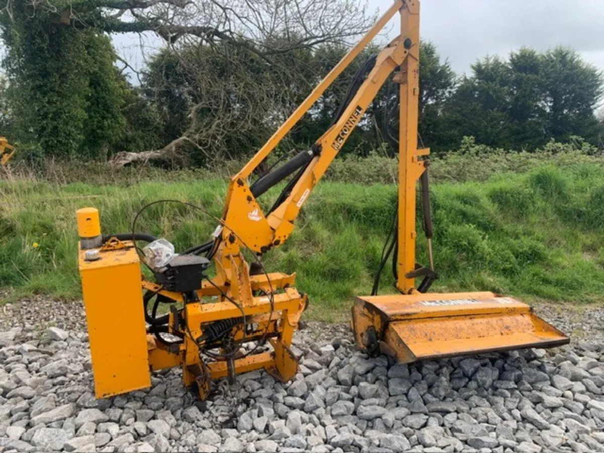 MCCONNEL PA35 FLAIL HEDGER - Image 1