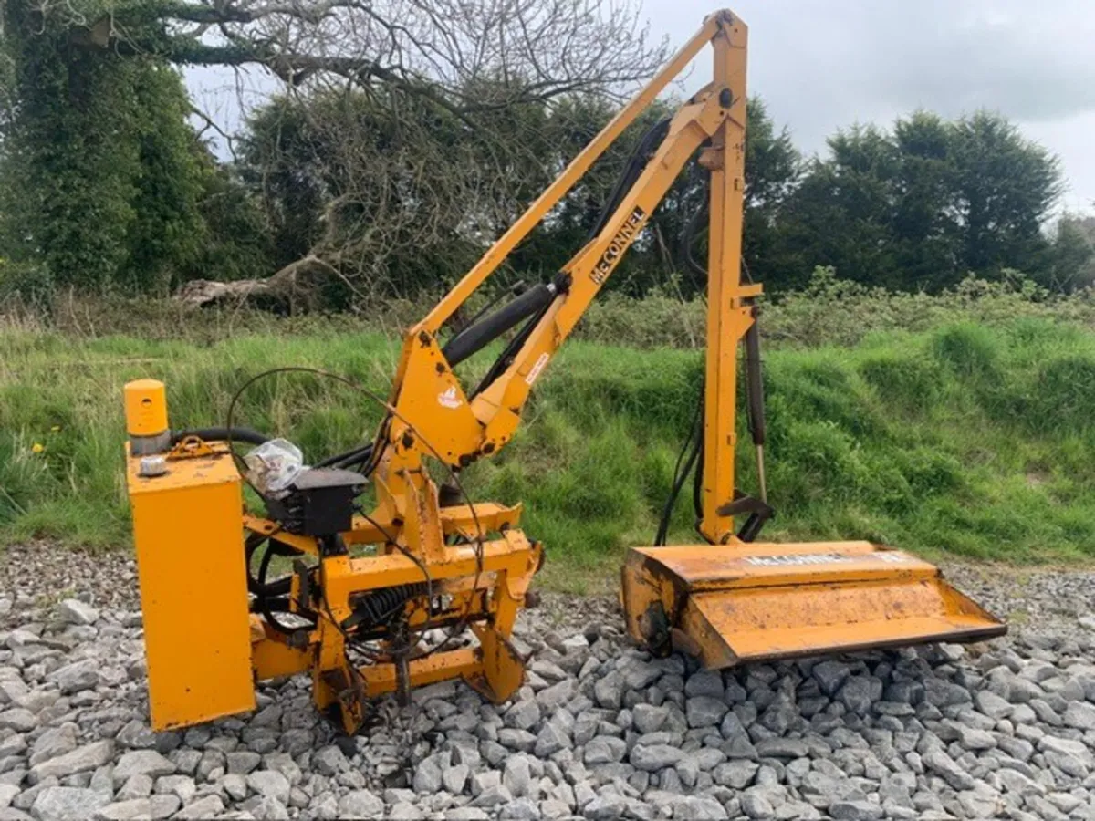 MCCONNEL PA35 FLAIL HEDGER - Image 2