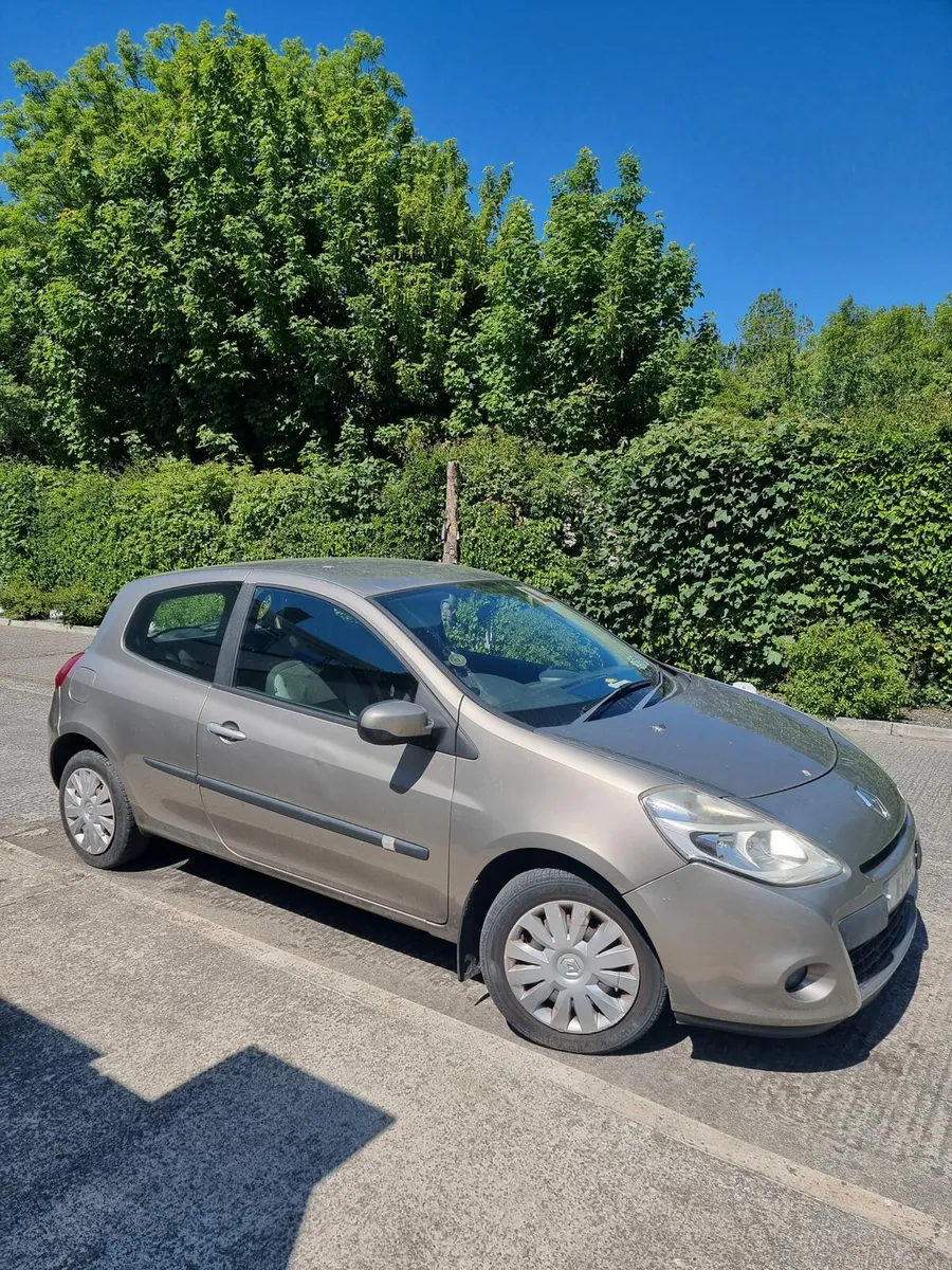 Long NCT and Taxed, 2011 Renault Clio. - Image 1