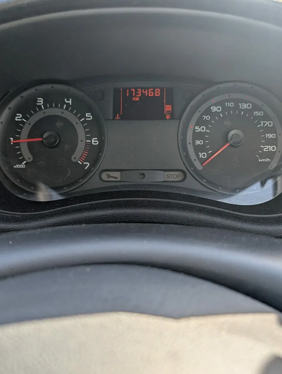 Long NCT and Taxed, 2011 Renault Clio. - Image 4