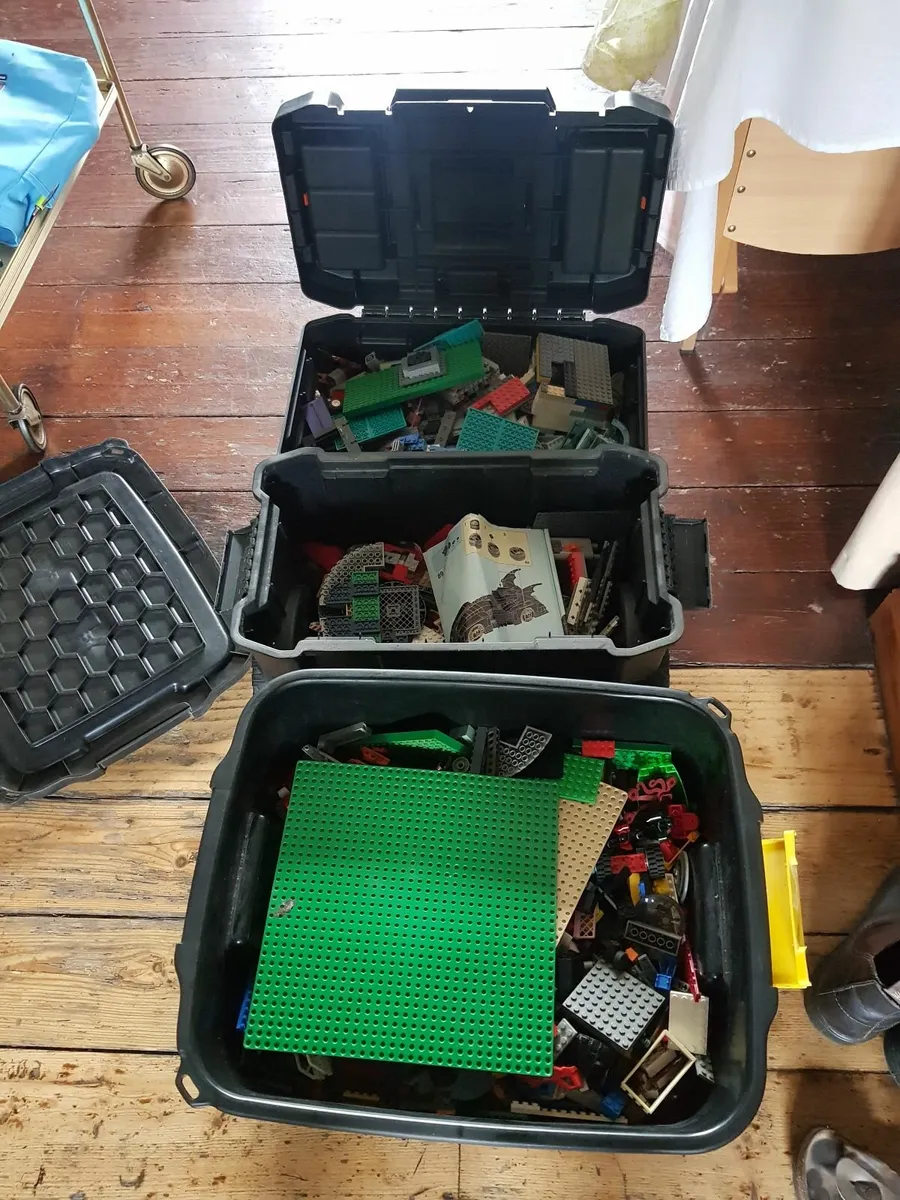 2 x 10 kg boxes lego - Image 1