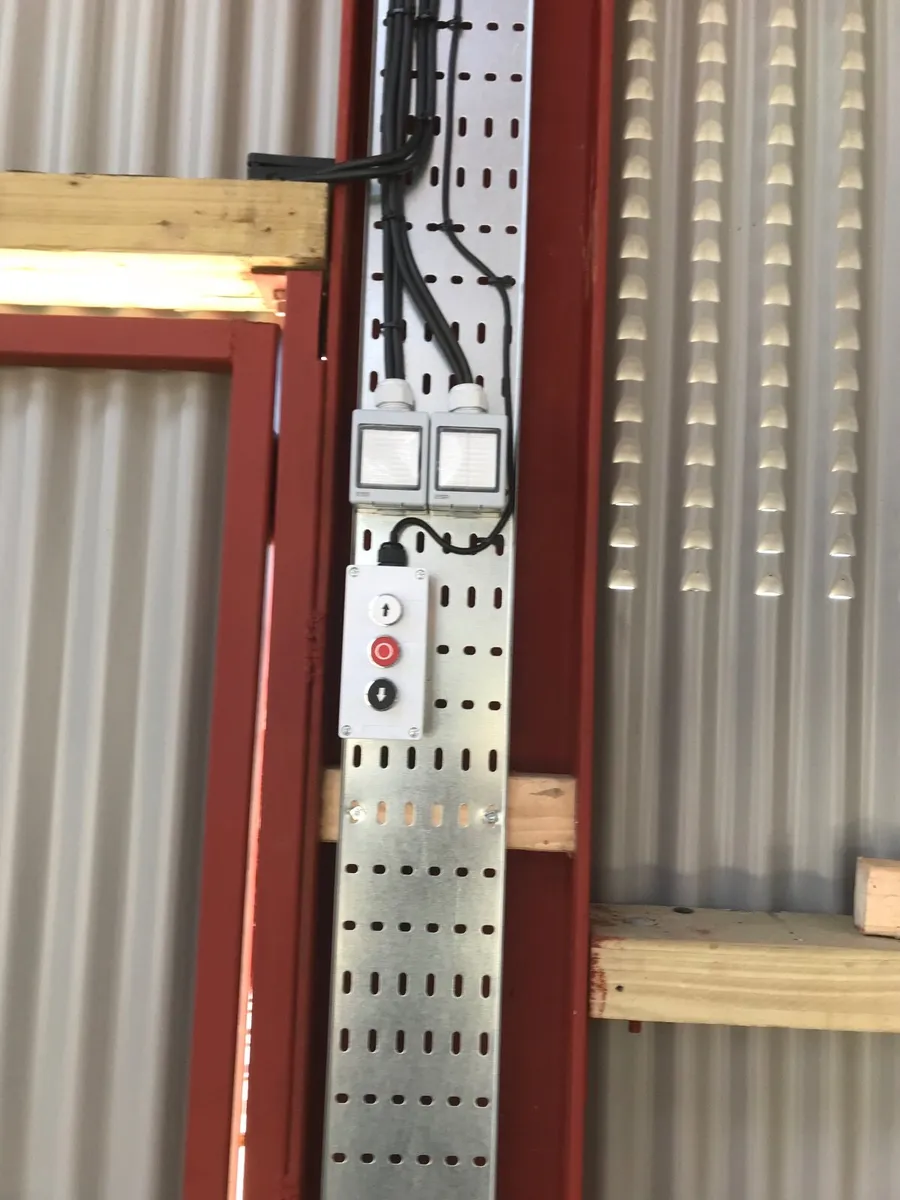 Looking for an Electrician - Image 2