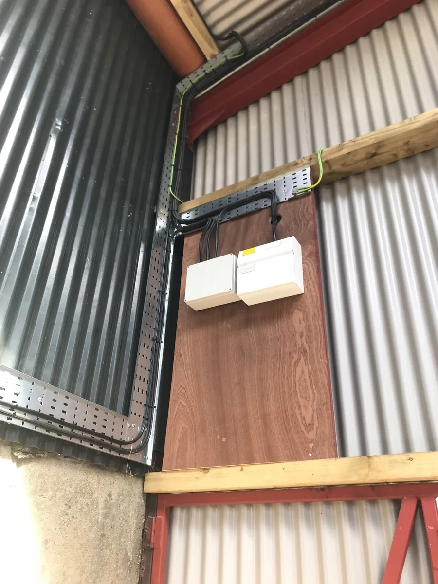 Looking for an Electrician - Image 3