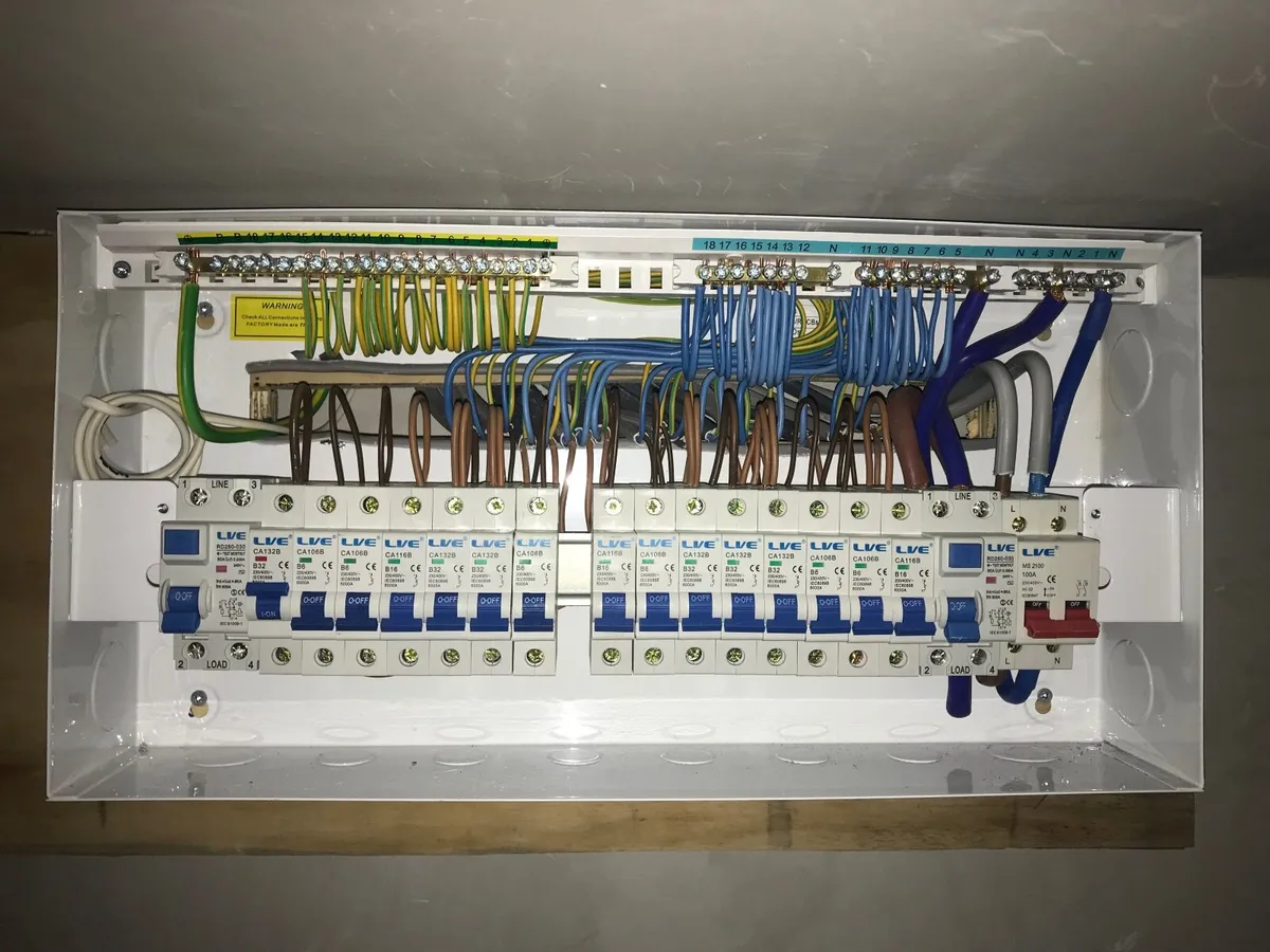 Looking for an Electrician - Image 4
