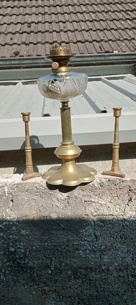 Old oil lamp - Image 3