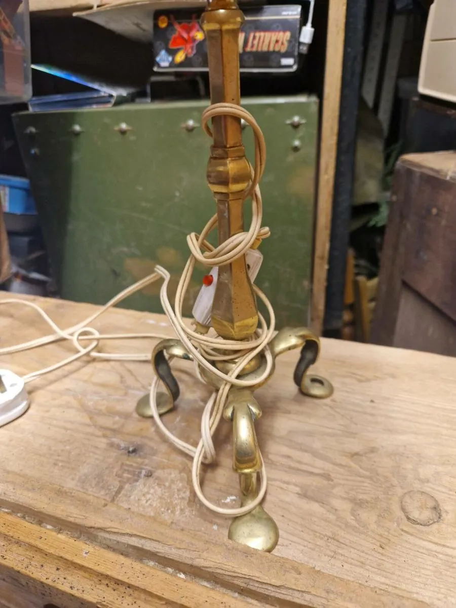 Vintage Brass Lamp - Image 3