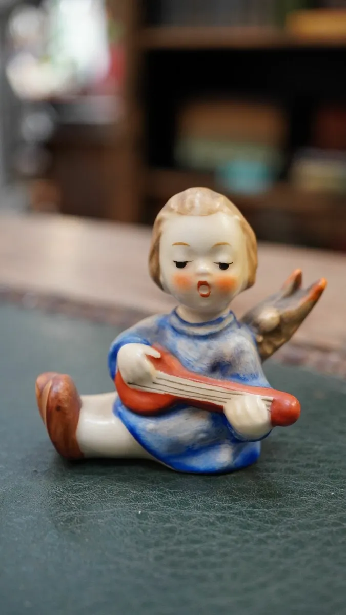 Goebel Hummel Figurine - Angel with Mandolin - Image 2