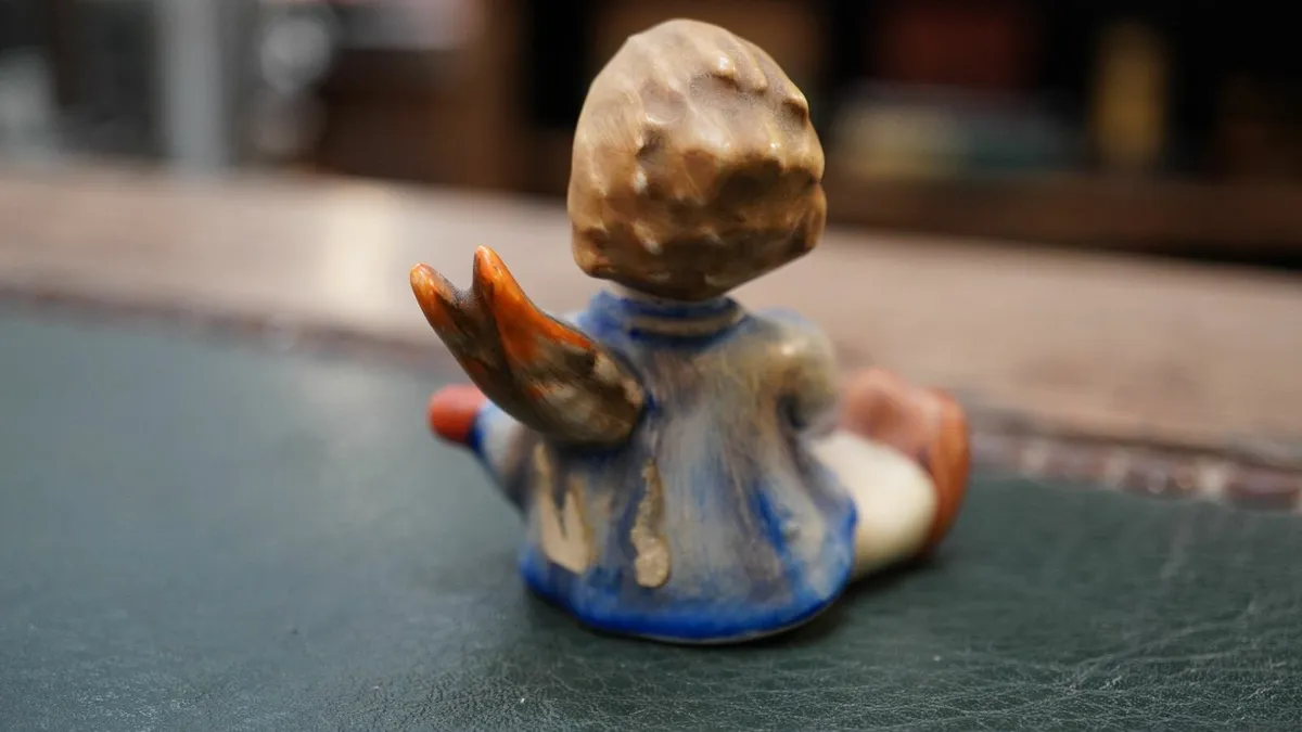 Goebel Hummel Figurine - Angel with Mandolin - Image 3