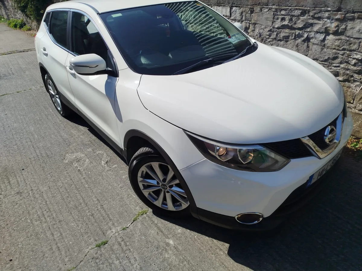 Nissan Qashqai 2014 PURE DRIVE LOW KM - Image 2