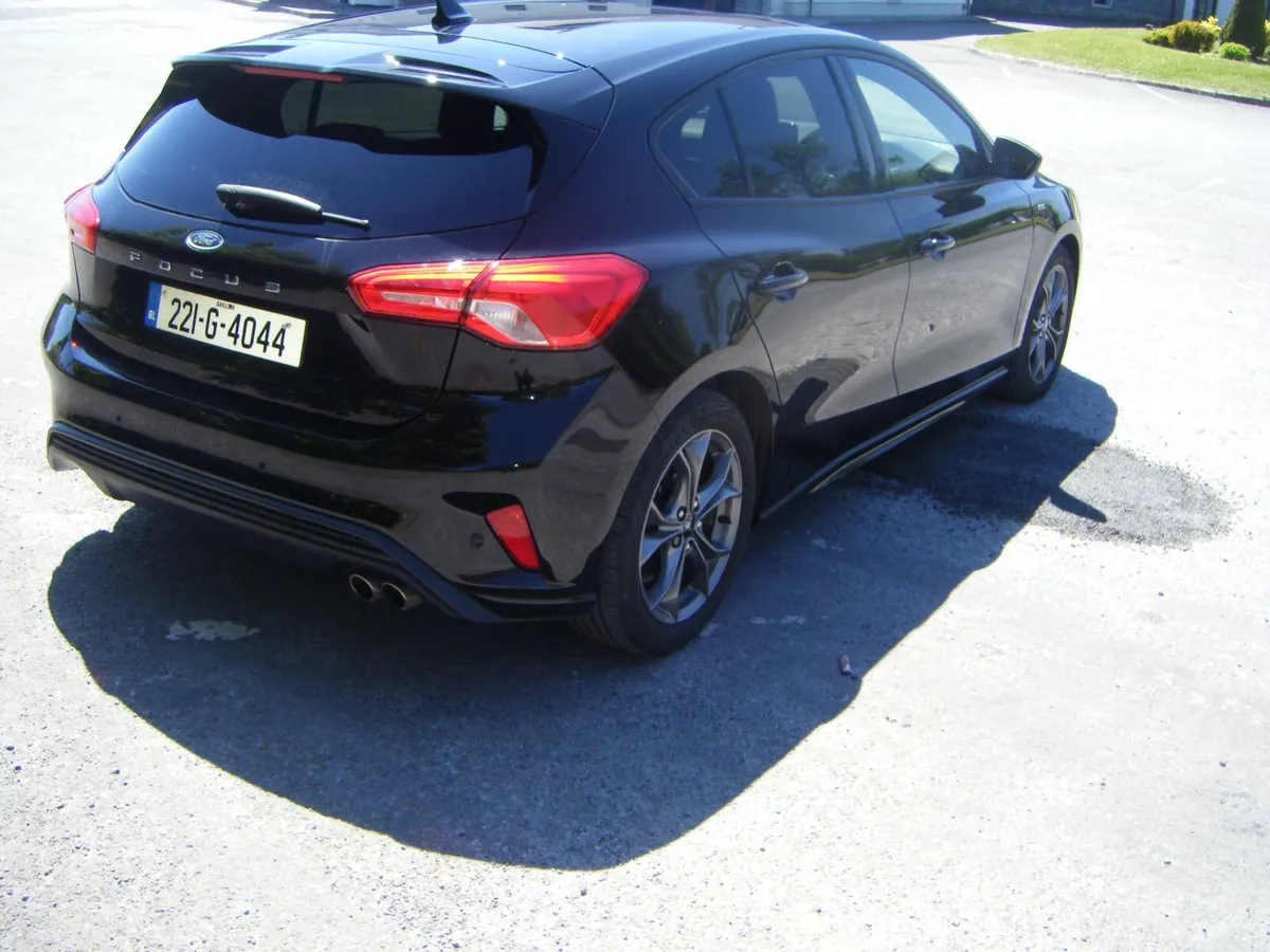 Ford Focus 2022 - Image 2