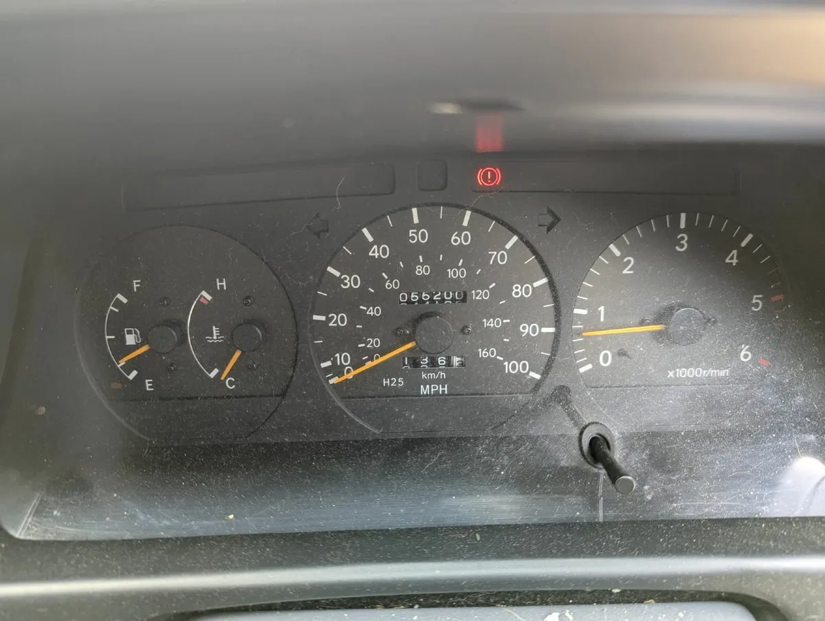 Toyota HiAce 2001 - Image 1