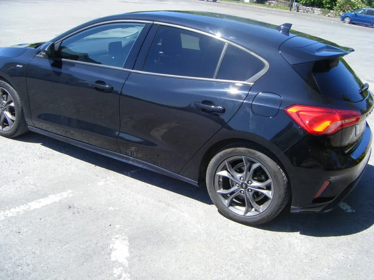 Ford Focus 2022 - Image 3