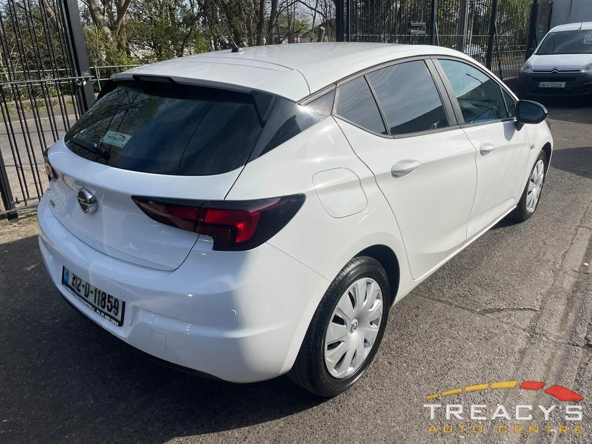 Opel Astra 2021 COMMERCIAL - Image 4