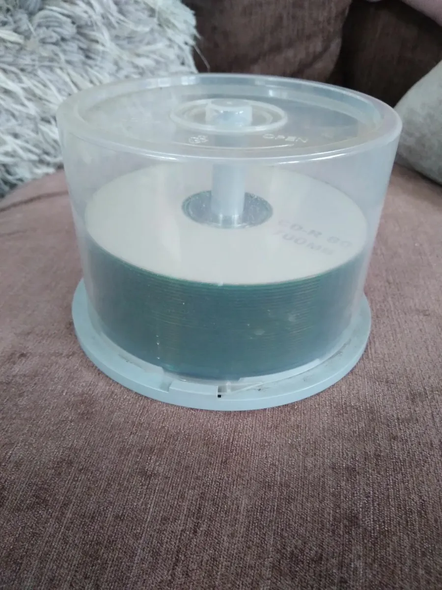 30 blank Maxell CDs - Image 2