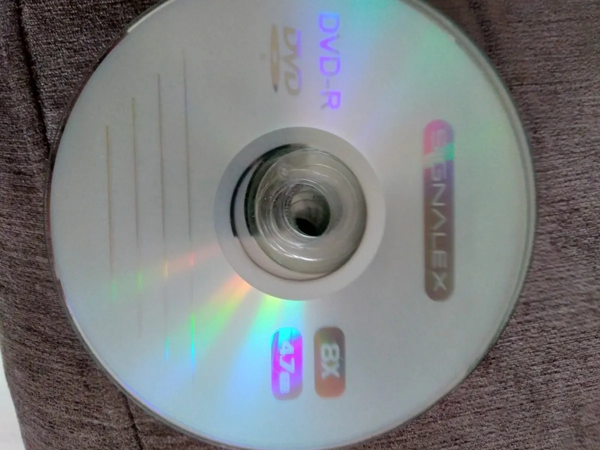 30 blank Maxell CDs - Image 4