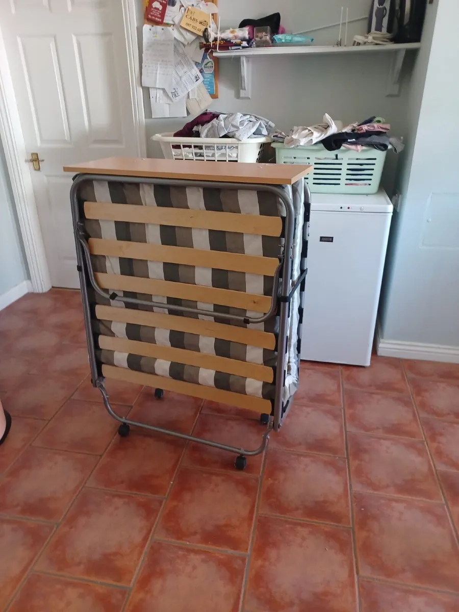 Fold up bed - Image 1