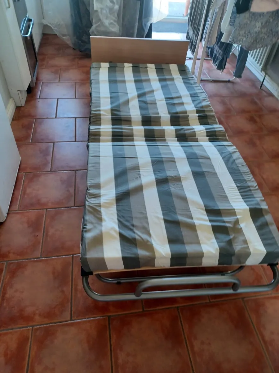 Fold up bed - Image 3