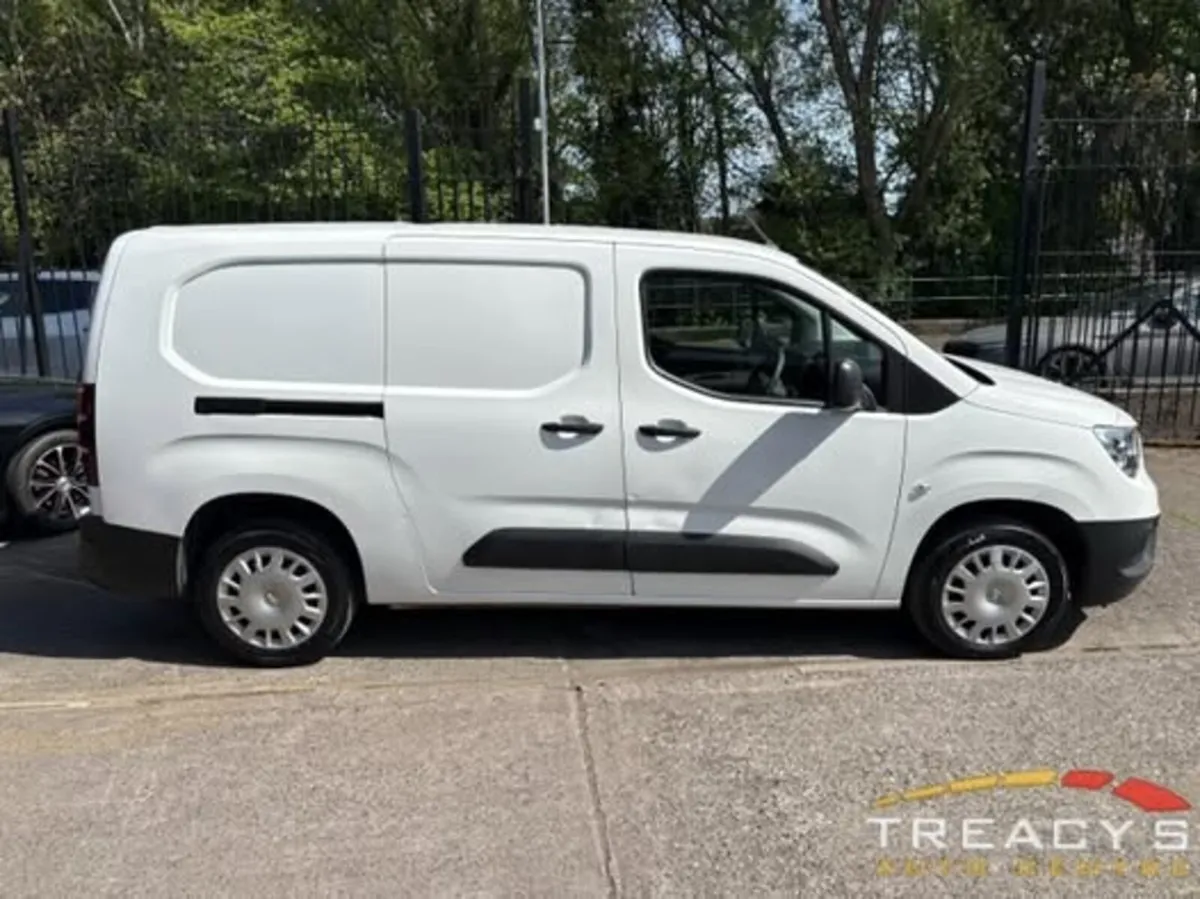 Opel Combo 2022 LWB 2 SLIDE DOORS - Image 3