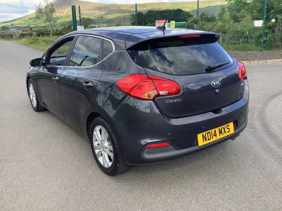 Kia Ceed 2014 very low miles 52000 miles - Image 4